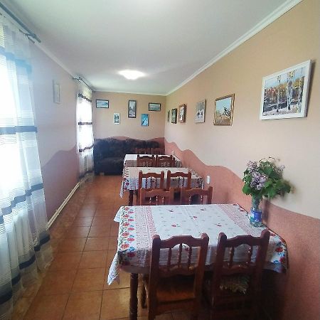 Мальва Apartment Lazeshchyna Bagian luar foto