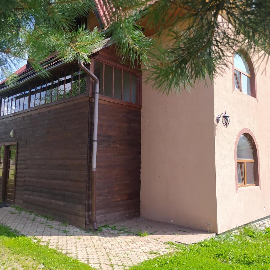 Мальва Apartment Lazeshchyna Bagian luar foto